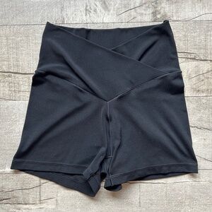 OFFLINE By Aerie Real Me High Waisted Crossover 3" Bike Short Black Charcoal M